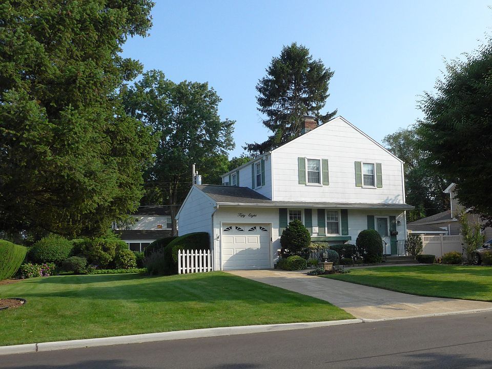 1st image of 58 Magnolia St