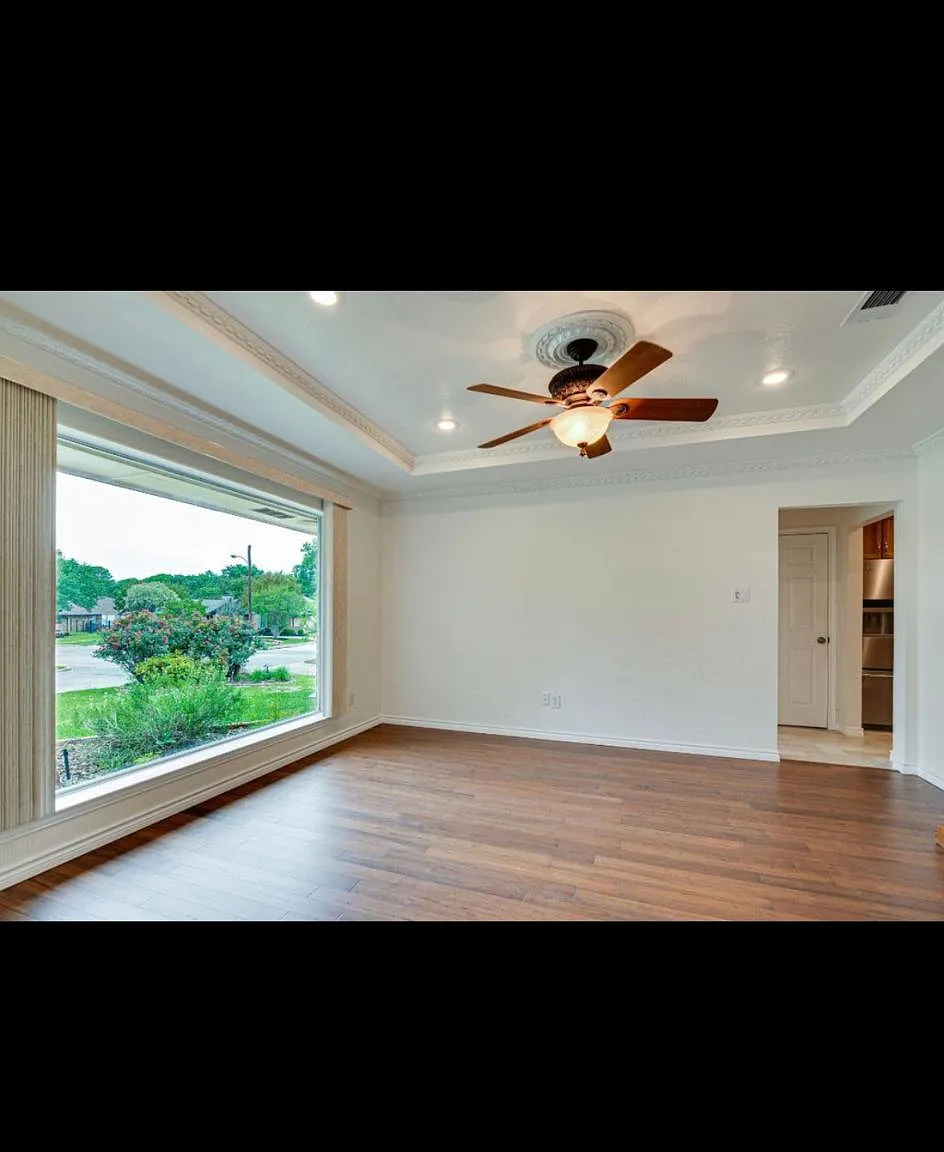 3725 Oakbriar Ln — Photo 1