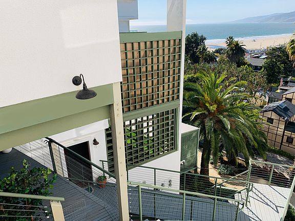 3rd image of 139 Ocean Avenue Ext APT 6