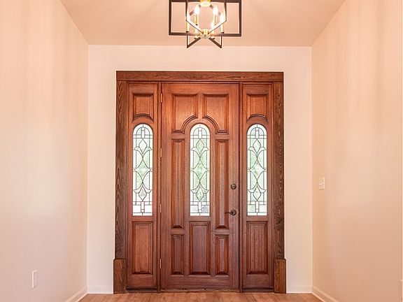 4th image of 2302 Twin Lakes Dr