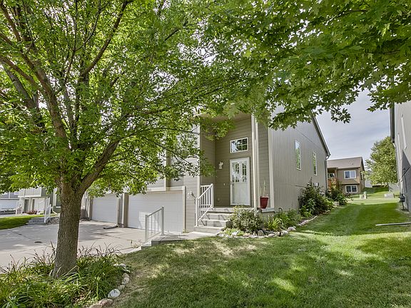 3rd image of 14222 Huntington Ave