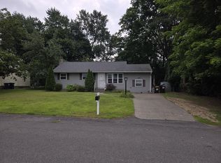 22 Krug Ct, Loudonville, NY 12211