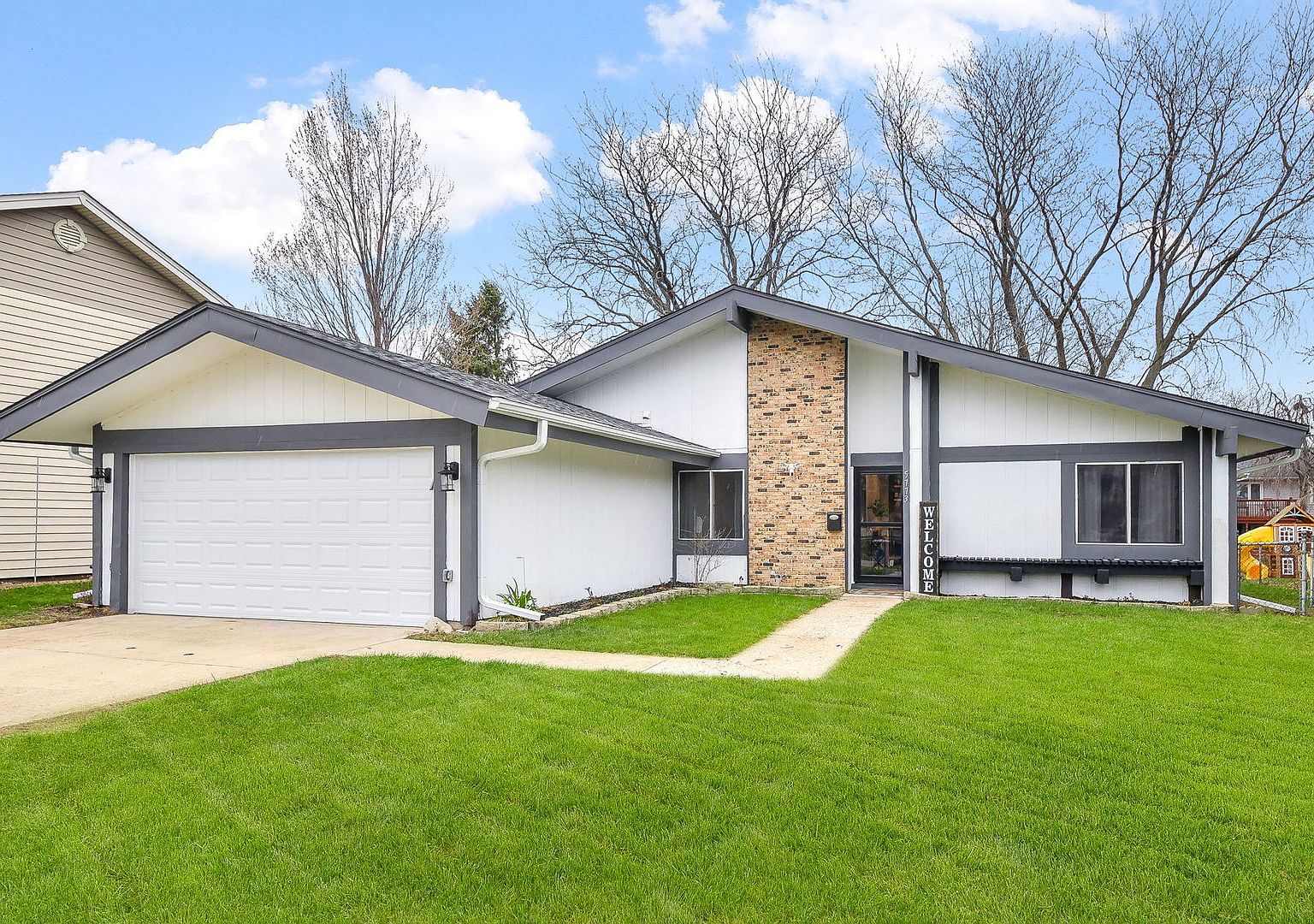 5773 Essex Ct, Hanover Park, IL 60133 | Zillow