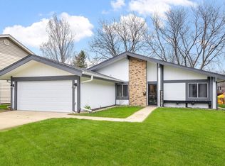 5773 Essex Ct, Hanover Park, IL 60133