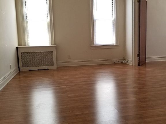 4th image of 3249 44th St APT 2F