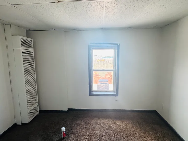 247 1/2 W Main St #5 — Photo 5
