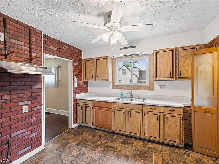 11715 Rutland Ave — Photo 9