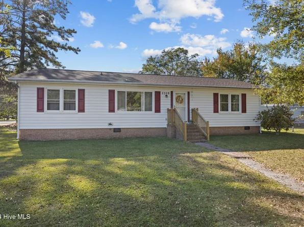 2309 N Lakeview Drive, Newport, NC 28570