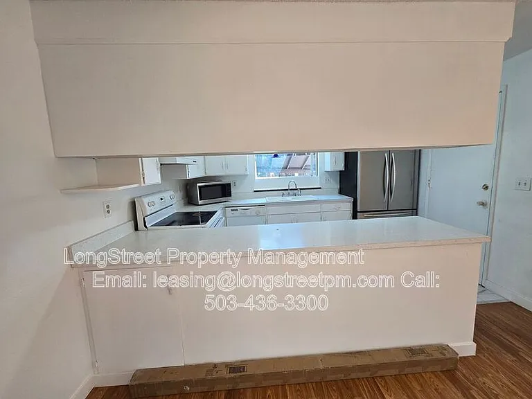 2711 Newton St — Photo 22