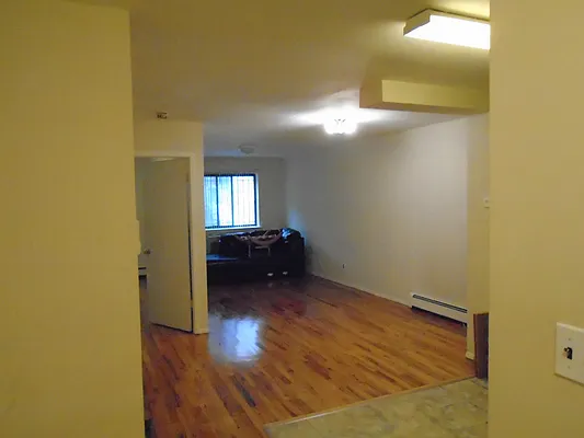 Rented by 18 REALTY | media 33