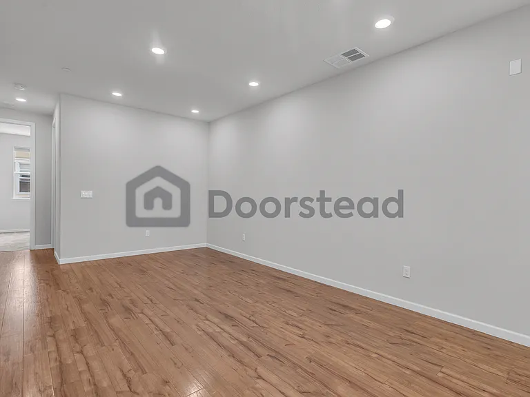 612 Barcelona Loop — Photo 9