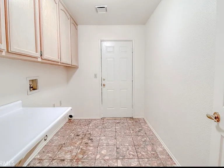 3177 Wicklow Dr — Photo 8