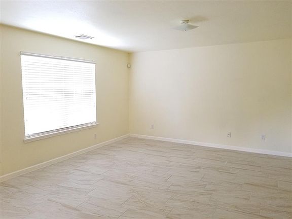5th image of 3846 Silverhawk Dr