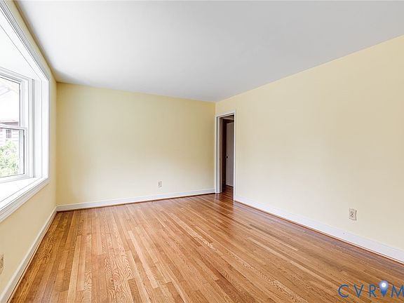 4th image of 1908 Hillcrest Cir