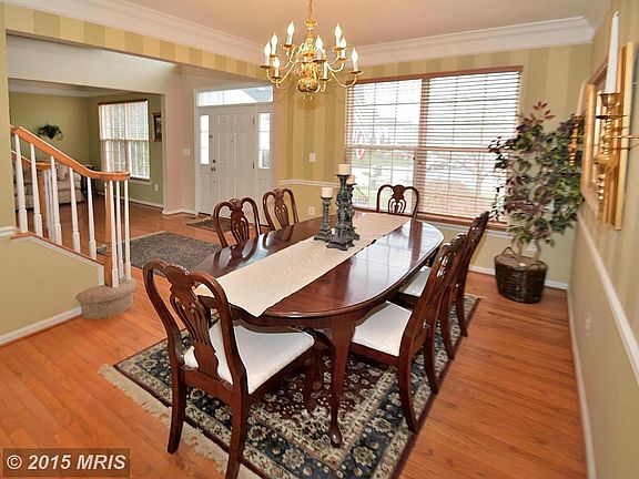 4th image of 758 Hardy Ct NE