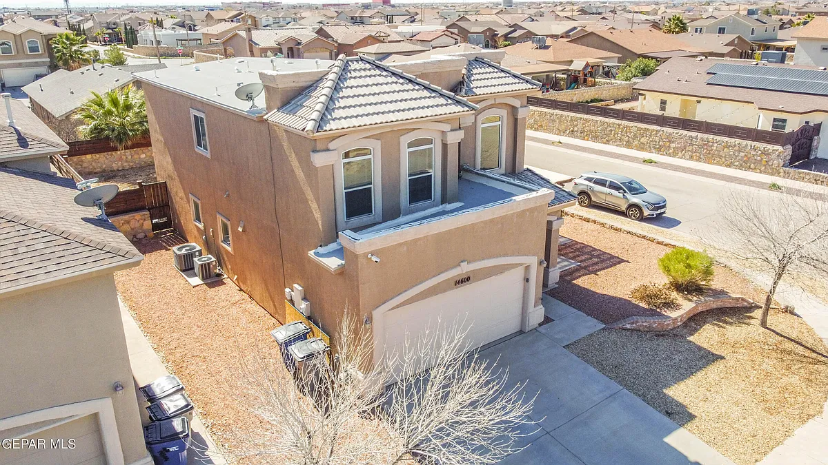 Building Photo - 14600 Christian Castle Ave