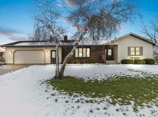 1958 Comanche Ln, Oshkosh, WI 54901