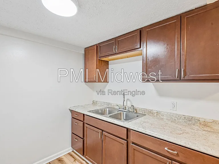 3118 W 9th St — Photo 12