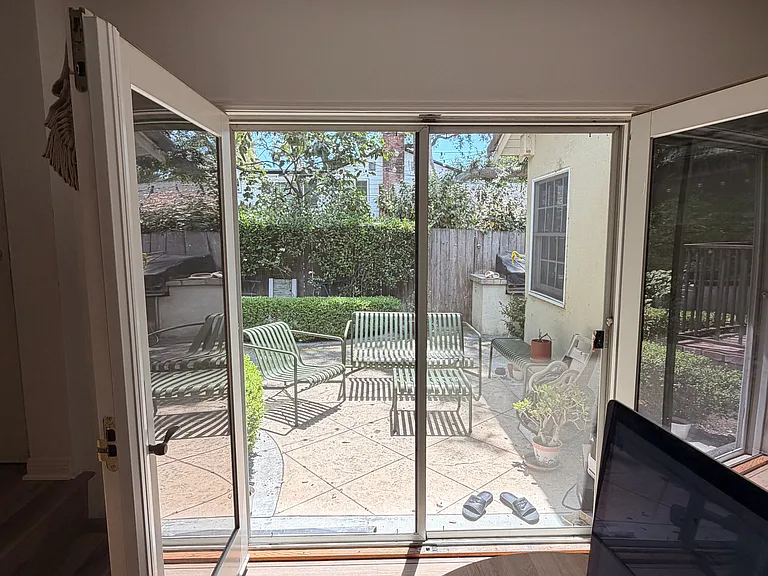 4650 Crown Ave — Photo 8