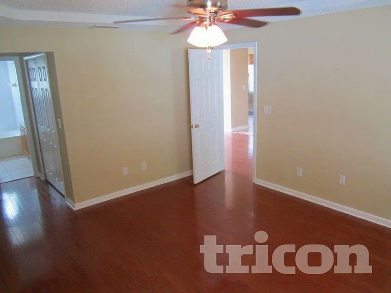2762 Archer St — Photo 13