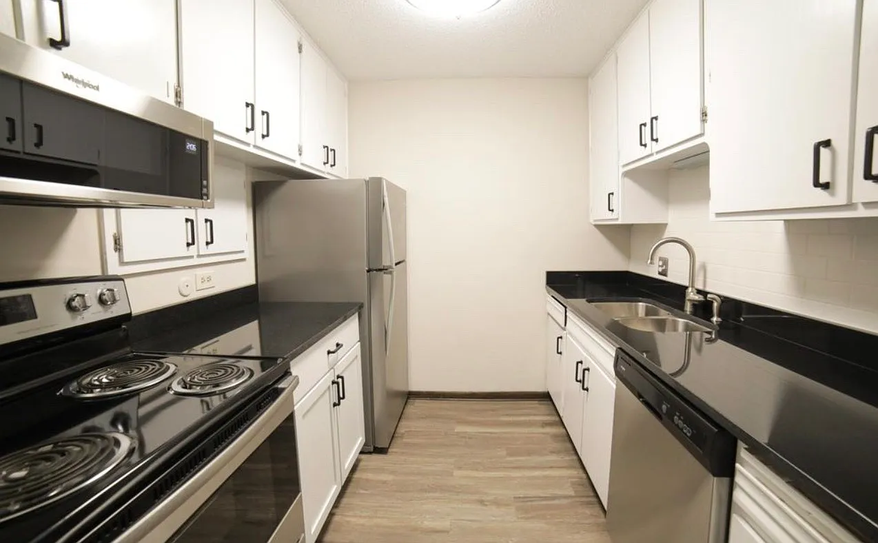 3 bed, $1,800 — Photo 4