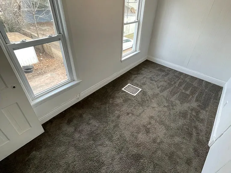 607 Grant St — Photo 9