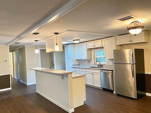 Kitchen W/Snack Bar