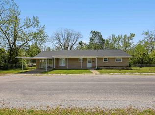 1813 Smith St, Eldorado, IL 62930