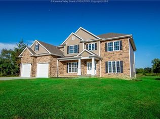 193 Fieldstone Dr, Fraziers Bottom, WV 25082