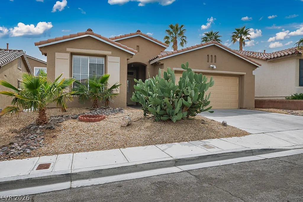 3 bed, 2.0 bath, 1144 sqft, $2,150 — Photo 3