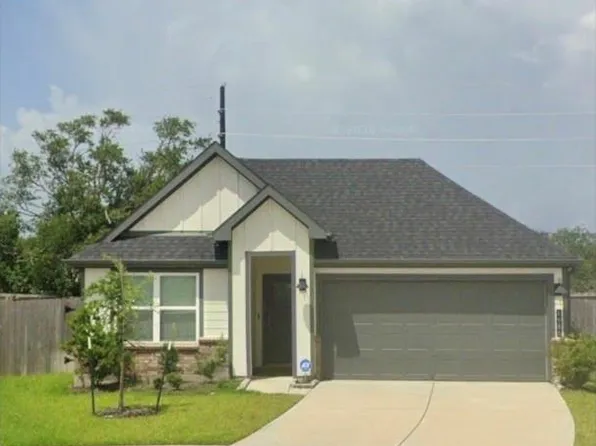 4986 Edgewood Dr, Fresno, TX 77545