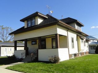 202 N Maple St, Monticello, IA 52310