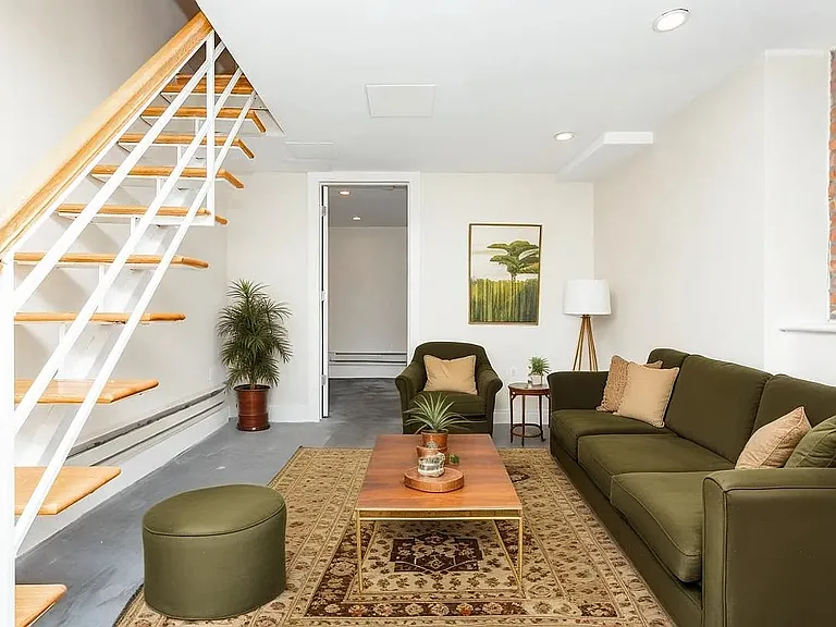 236 Irving Ave #1R — Photo 5