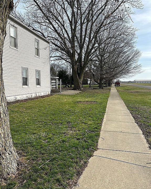 212 W Chicago St, Minier, IL 61759 Zillow