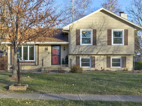 8223 Dema Dr, Des Moines, IA 50320