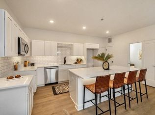 6501 Hickman Rd, Des Moines, IA 50322