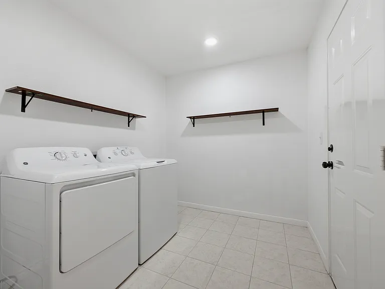 1206 Bandera Ln — Photo 10
