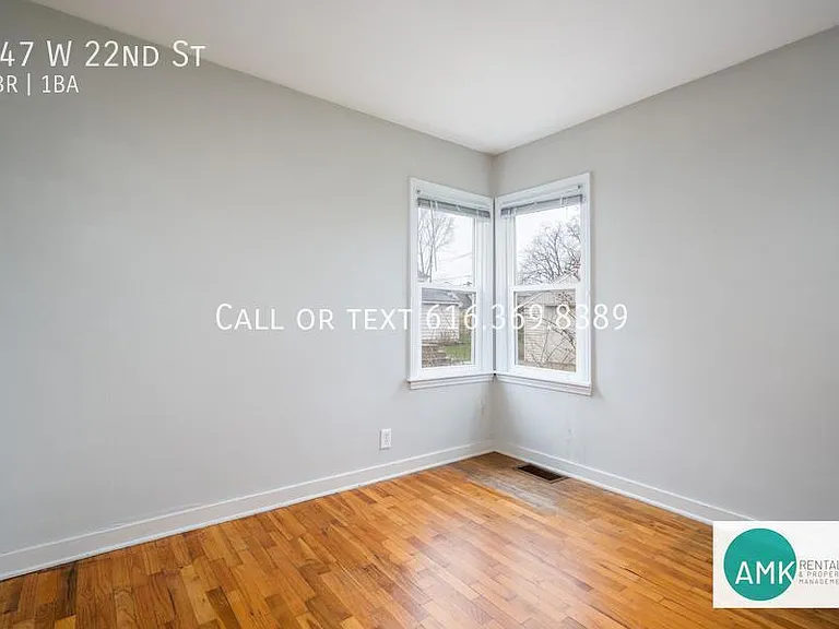 247 W 22nd St — Photo 3