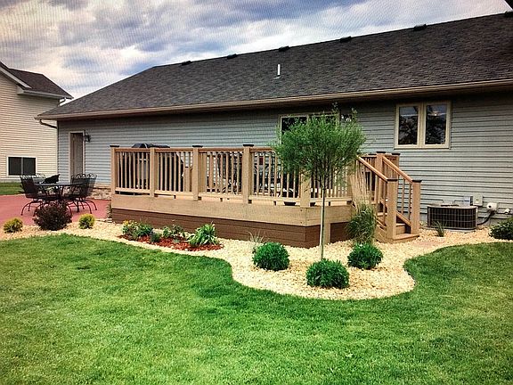 3rd image of 2542 Mossy Creek Dr NE