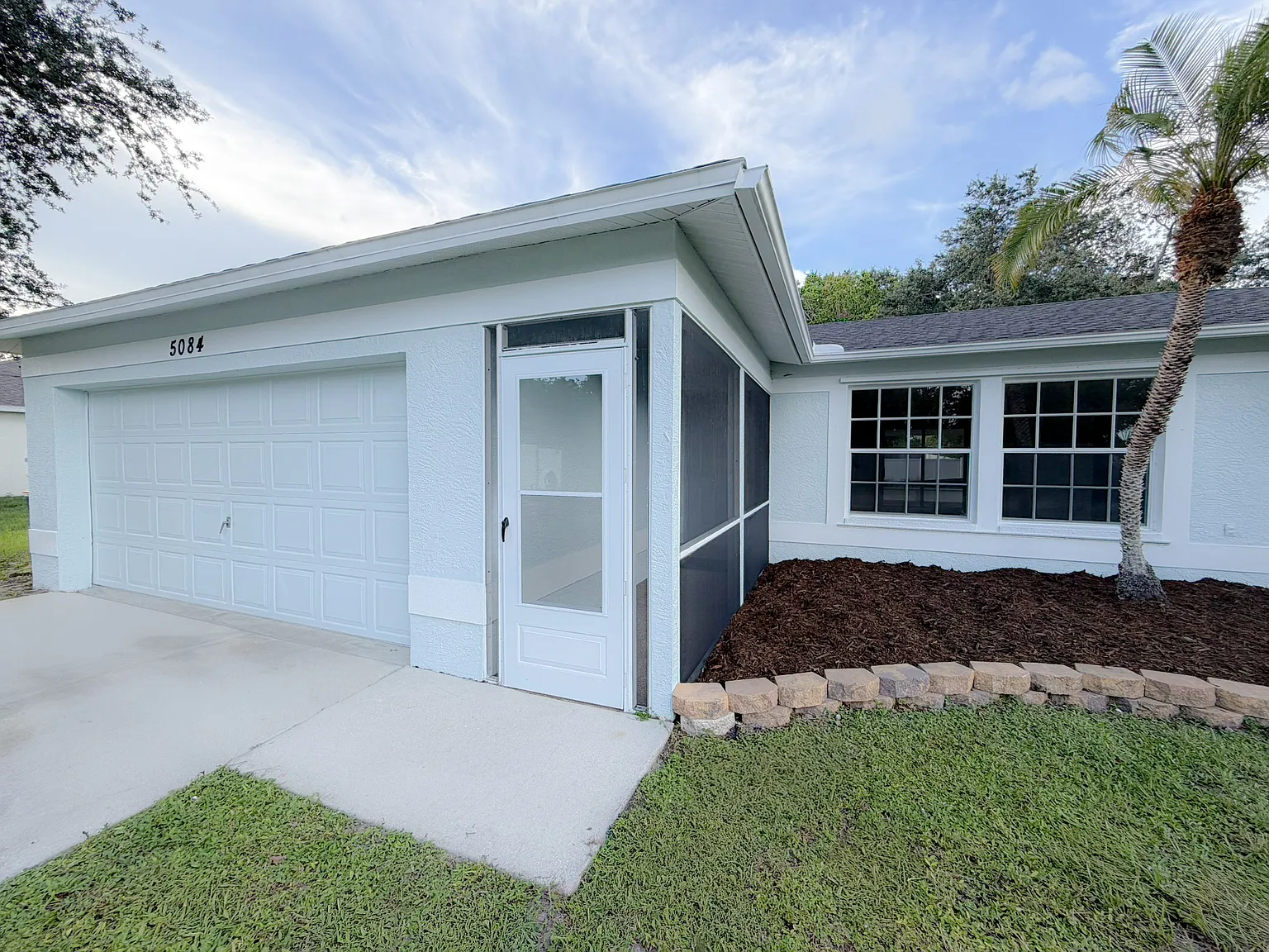 3 bed, 1212 sqft, $1,895 — Photo 2