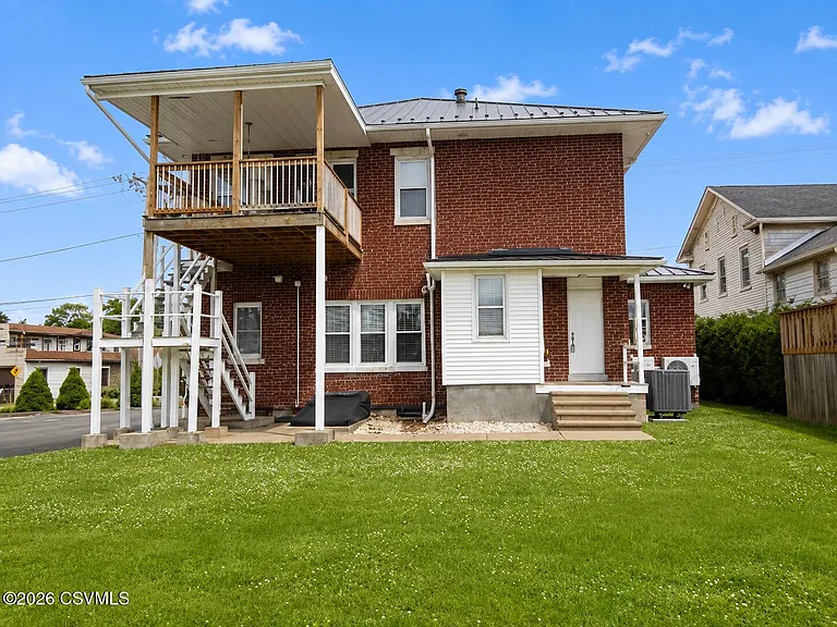 117 N Market St — Photo 23