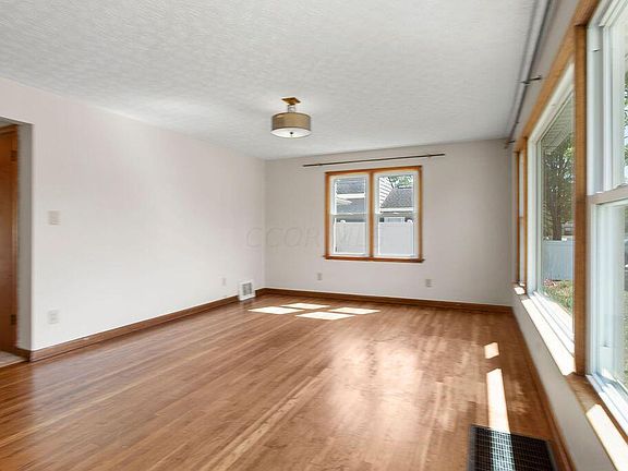 4th image of 3900 Girbert St