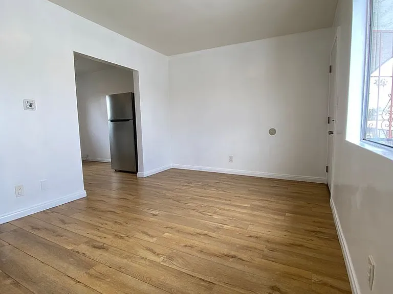 5614 S Western Ave — Photo 6