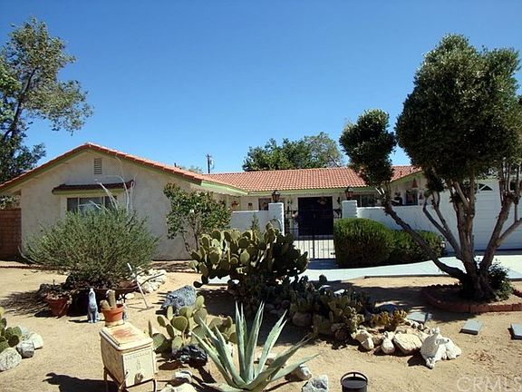 3rd image of 57795 Desert Gold Dr