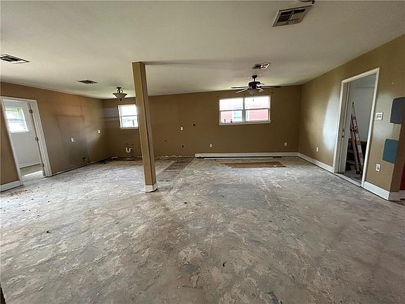 4th image of 41 Pamela Pl