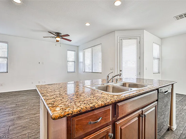 6360 Beavertail Pond Ave — Photo 14