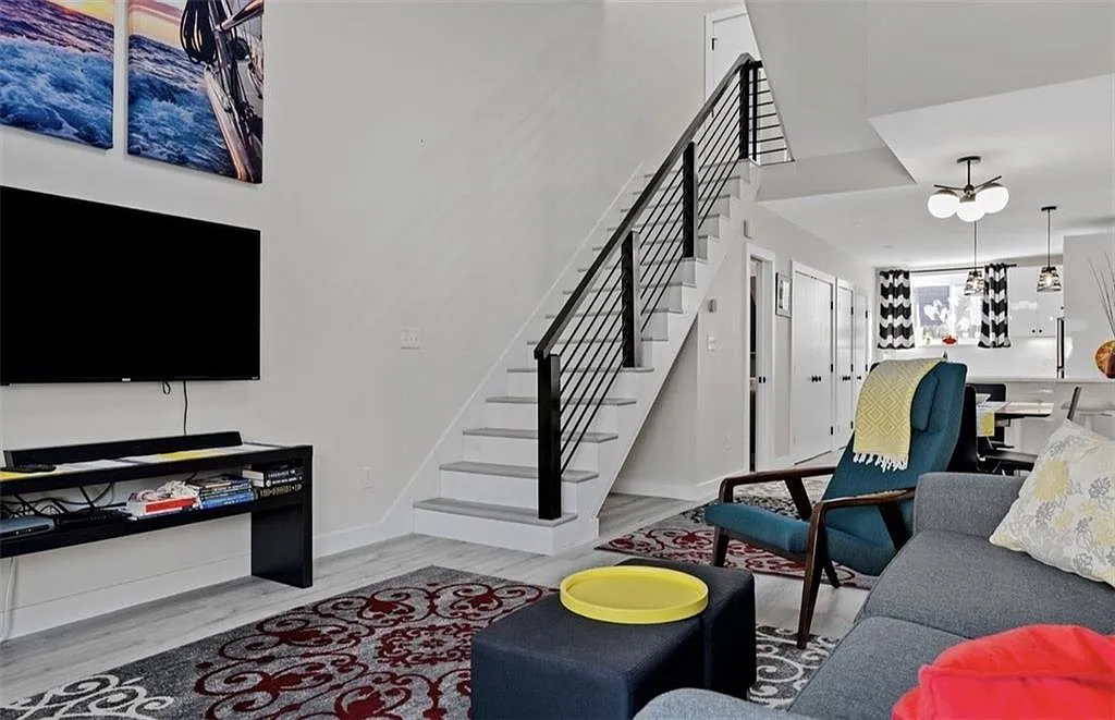 2 bed, 1.5 bath, 1220 sqft, $2,800 — Photo 1