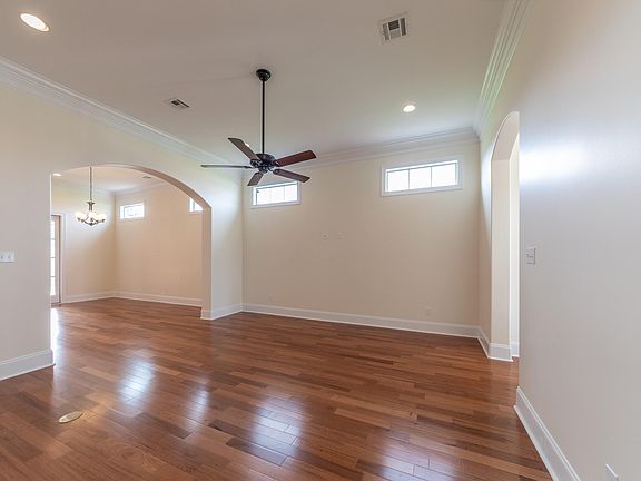 3rd image of 368 Kingston Gdns
