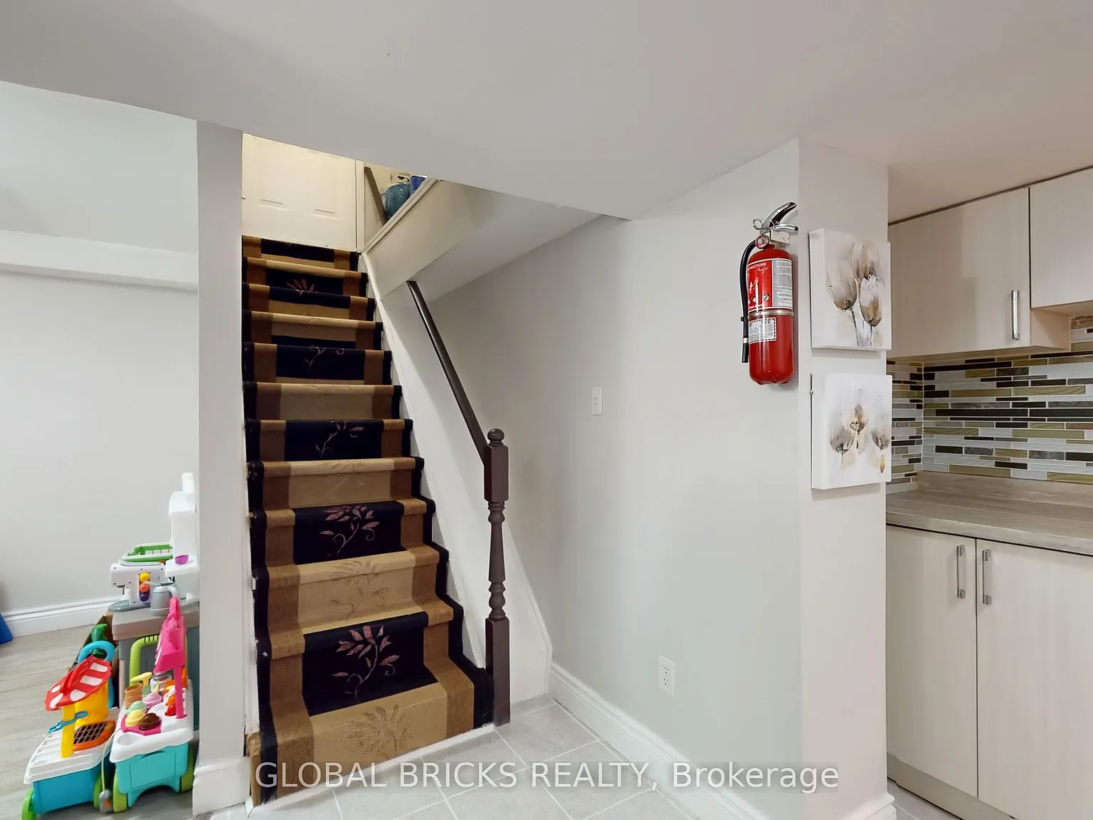 2 bed, $1,800 — Photo 3