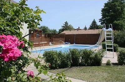 3rd image of 901 Meadowwood Dr N